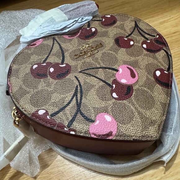 🍒 Coach Heart Crossbody Bag In Signature Canvas With Cherry Print - Picture 8 of 12
